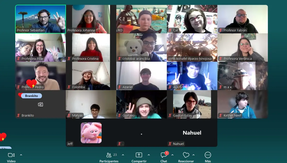 Clase por Zoom con estudiantes y profesores de Ubuntu